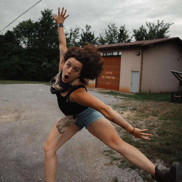 Portrait of Ananya meditation instructor